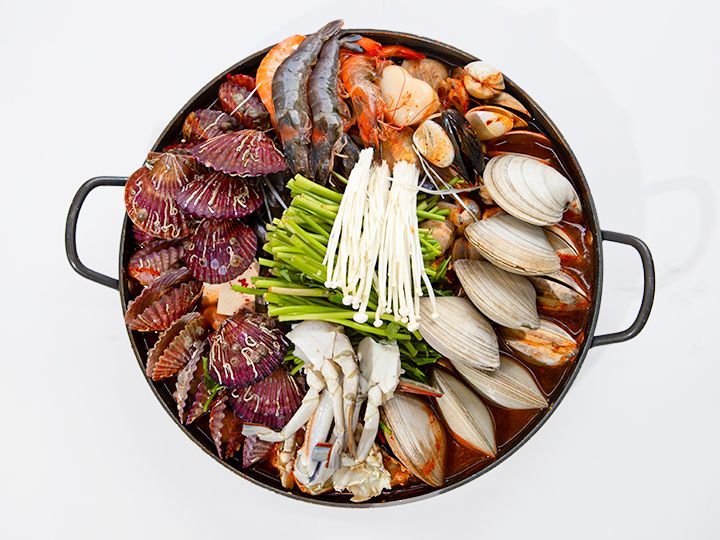 おうちで簡単に！ 『ヘムルタンの素 海老味 牡蠣味』でピリ辛韓国海鮮鍋を味わおう2023年9月8日- エキサイトニュース