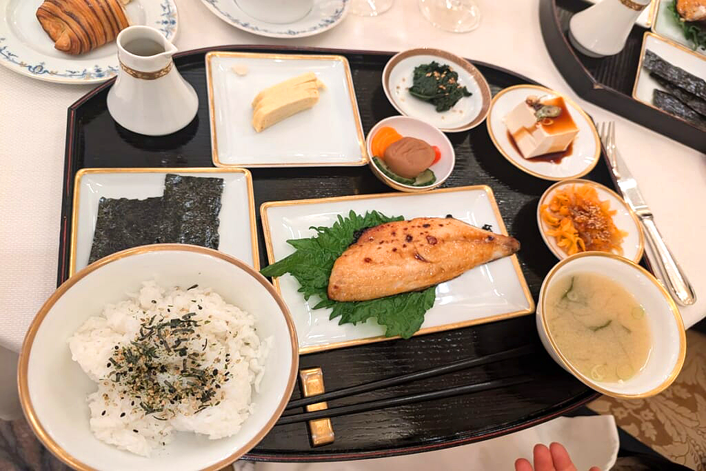 リッツパリ Ritz で体験するパリ最高の朝食 宿泊なしOK- EVISHUMAIのスイーツと旅