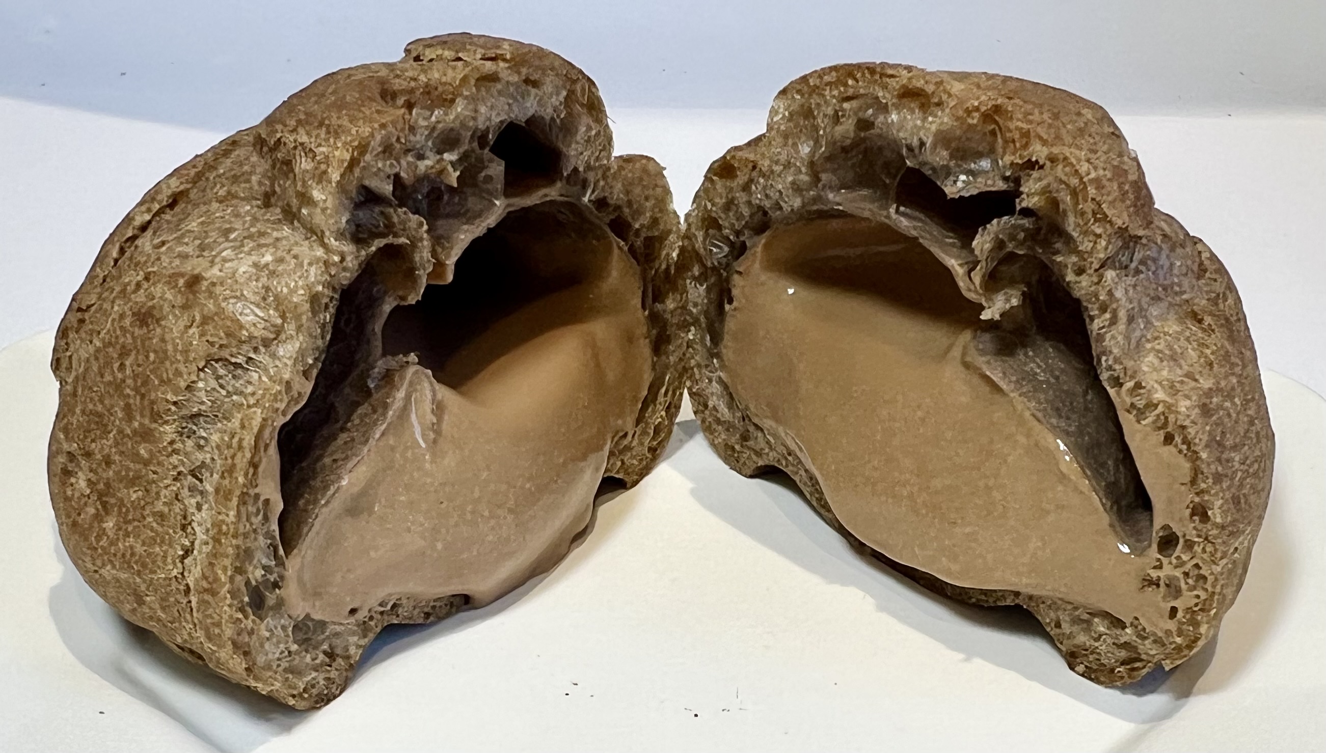 チョコがおいしいカスタードエクレア 商品情報ファミリーマート