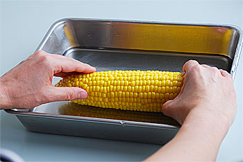 とうもろこしはそのまま加熱NG？甘くてジューシーになる簡単レンジ術Tasty