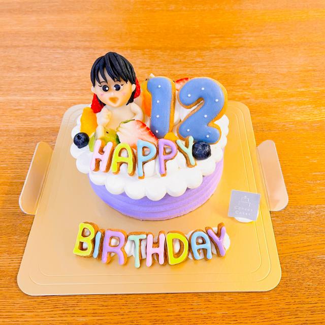 保存版🫶 推しが食べれちゃう！？可愛すぎる推しカップケーキが楽しめるお店🧁🫶 ⁡ 福岡で推し活するのにぴったりなお店♡ 天才的にかわいい推しの カップケーキをオーダーできます🎀 ⁡ 推しの誕生日や記念日にぜひプレートを楽しんでみてね🤍 プレートは予約制で3日前