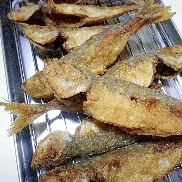 丸ごとおいしい！カリっと小アジの唐揚げレシピ・作り方 - E・レシピ