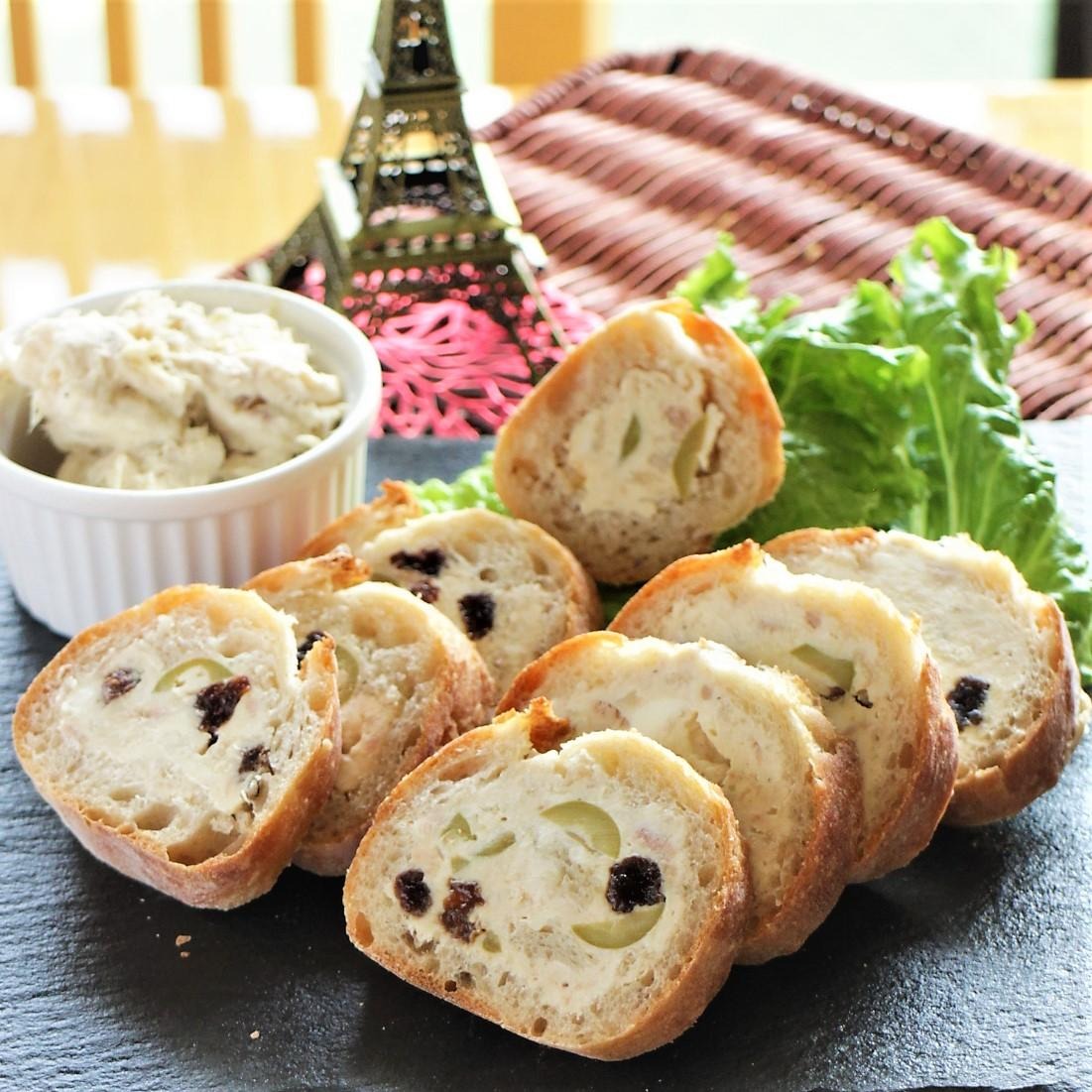 くり抜いて、詰めるだけ！ポテサラで簡単「スタッフドバゲット」 - 朝時間.jp