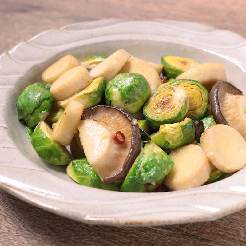 芽キャベツの☆ガーリックオイル焼き