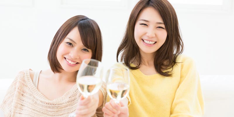 締切11月3日 日本のワイナリーに携わる女性がおすすめする 繊細な泡を楽しむ芳醇スパークリングワイン 12ヵ月コースFP産地直送マルシェフェリシモ 公式通販