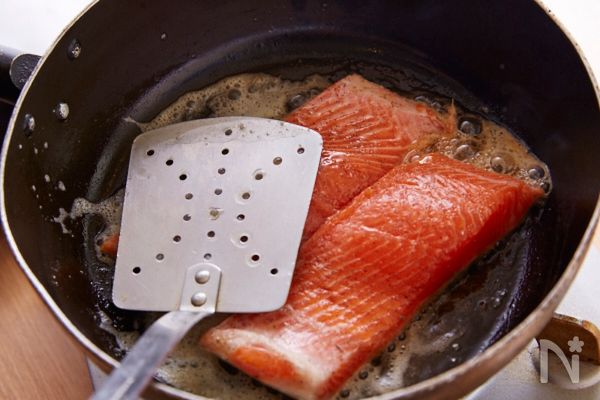 フライパンで焼き魚をおいしく作るコツは？人気レシピ４選もご紹介暮らしニスタ