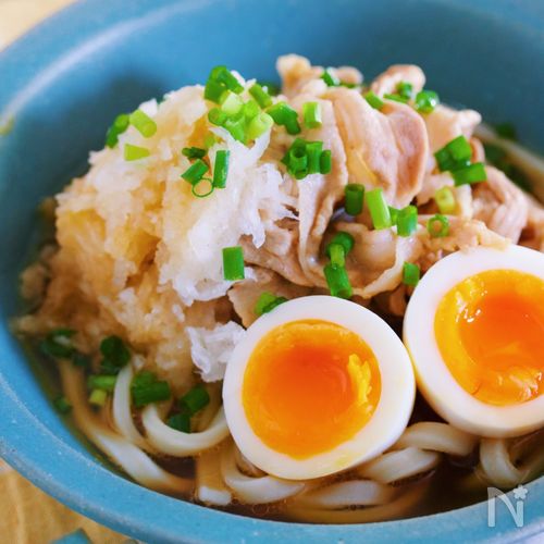 あげ玉と薬味のぶっかけうどん