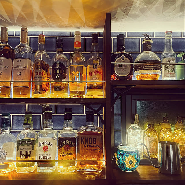 お酒を飾って楽しむ！ウイスキー等のお酒置き場を彩るインテリア術 – お酒の通販ならリンクサス酒販