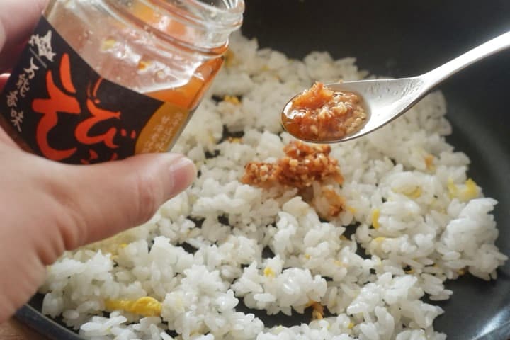 これは買いだ カルディで売れてる「えび油」。旨みを活かした最強の使い方を伝授！ - macaroni