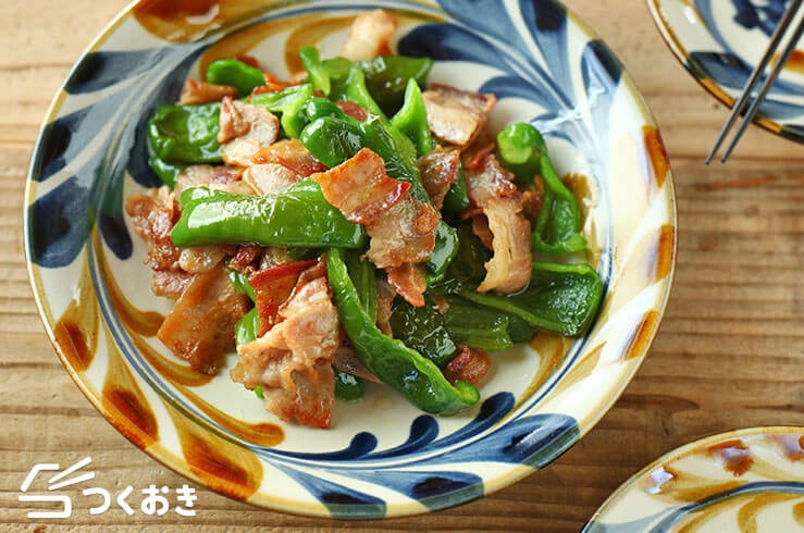 なすとピーマンと豚肉の炒めものの献立 副菜：ディップサラダ オイマヨソース、汁物：オクラ ともずくのネバネバスープ 献立・メニュー 味の素パーク たべる楽しさを、もっと