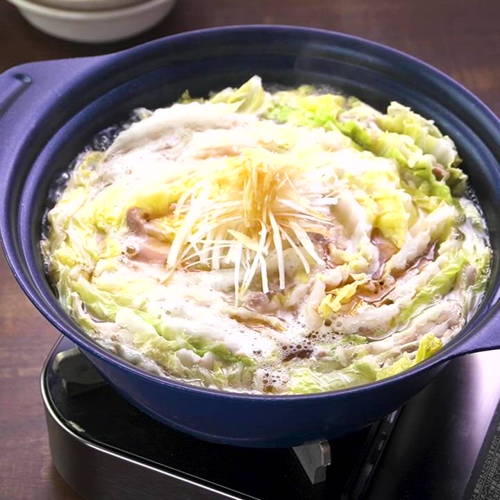 白だしで作る♪ 豚バラと白菜の簡単ミルフィーユ鍋