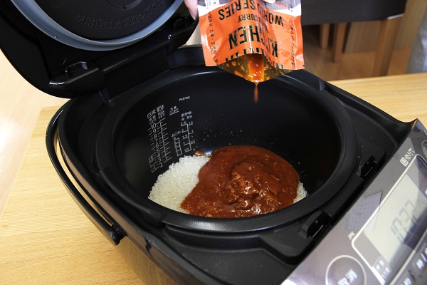 痛快！再生回数700万レシピ動画 炊飯器に玉ネギ、肉、トマトを丸ごと入れてスイッチオン→絶品キーマカレーの出来上がり！まいどなニュース