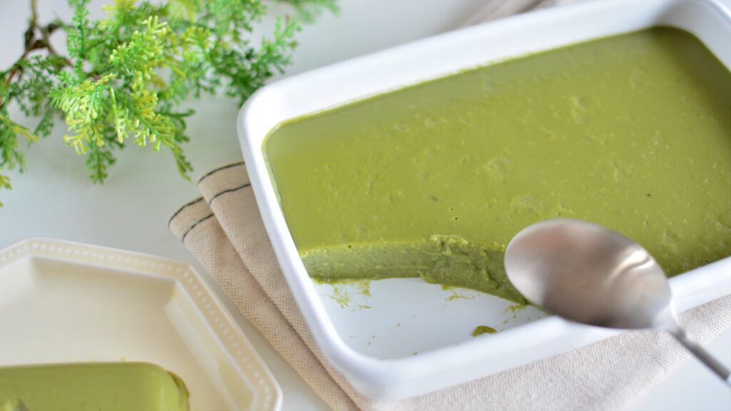 @tsukatsuka_minifilm, スイーツの簡単プロレシピ, ⁡, ⁡, 抹茶好きが虜になる優しいこの味わい, なめらか抹茶プリン, ⁡,⁡, 抹茶5ｇ, 牛乳350ｇ, 卵 100ｇ, グラニュー糖40ｇ, ⁡, ⁡, お好みで生クリーム適量,⁡, ⁡, ⁡,