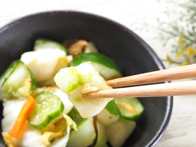 NHKのYouTubeに水キムチの作り方がアップされました♪ 水キムチを作る上で大切なポイントやコツ、そしてレシピもありますので、是非ご覧ください❣️暑い夏は簡単水キムチで、腸からスッキリ〜 @hyangmi_recipesnhkあさイチあさイチ水キムチ簡単水キムチあさ