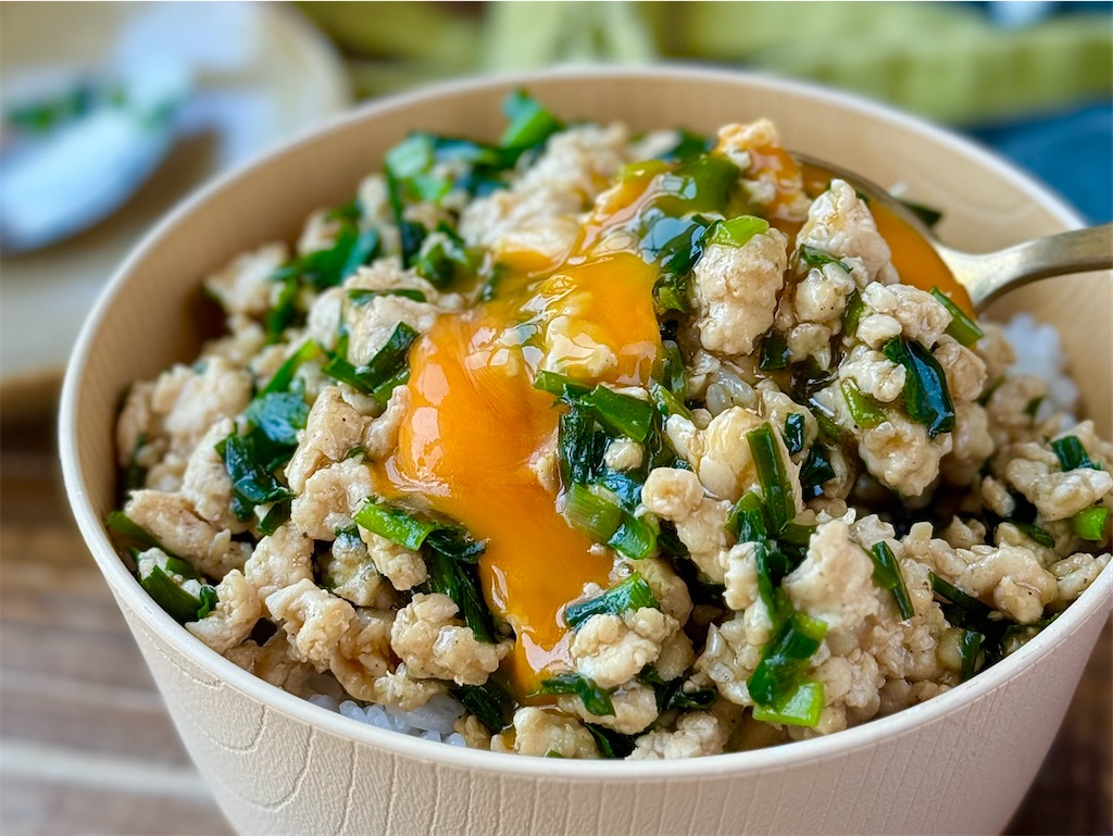 ひき肉とほうれん草の簡単親子丼
