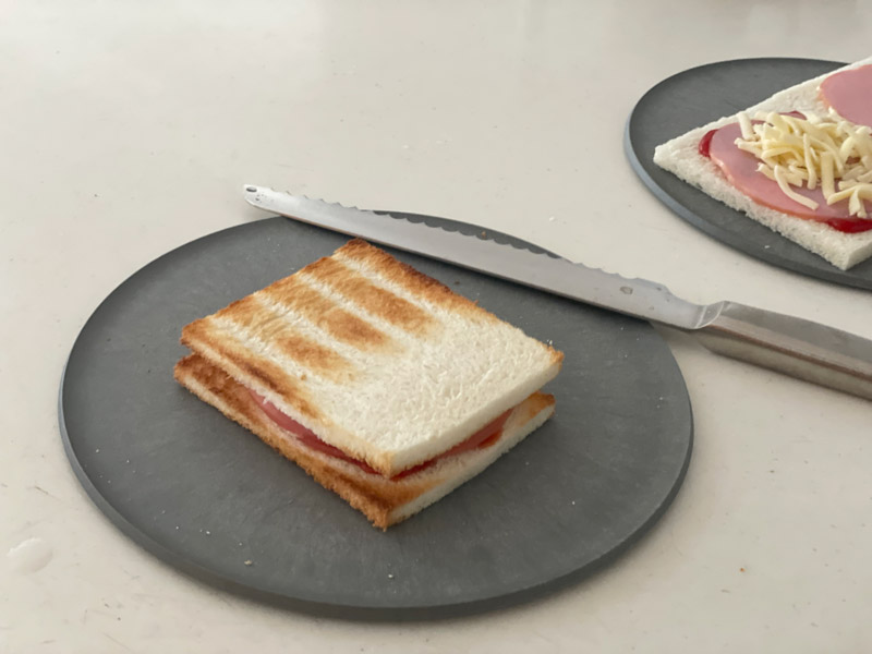 薄くて軽くて割れない！まな板になるお皿「CHOPLATE」を朝食プレートに。アンジェ日々のコラム