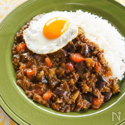 トマト缶を使って20分で作るひき肉となすのカレー レシピ 作り方 by あーにゃ8129 楽天レシピ アレンジバージョン 無水カレー ゆかりSnapdish スナップディッシュID:09v9fa