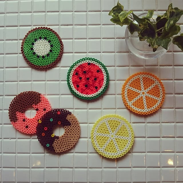 79 件の「ビーズ 食べ物」のアイデアを今すぐ保存ビーズ、アイロンビーズ、パーラービーズ など