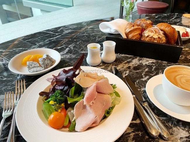 H.I.S. ホテル・リッツ・パリで朝食を～サクッと90分のパリ市内観光付 By みゅう プルミエパリ フランスのオプショナルツアー海外現地ツアー格安予約