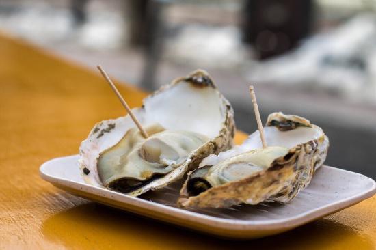 冷凍牡蠣 Mサイズ 1kg 正味850g 約50粒 国産かき便利なバラ凍結お鍋、フライ、バター焼き、クラムチャウダーに 冷凍便:うまいもの市場Yahoo!店 - 通販 - Yahoo!ショッピング