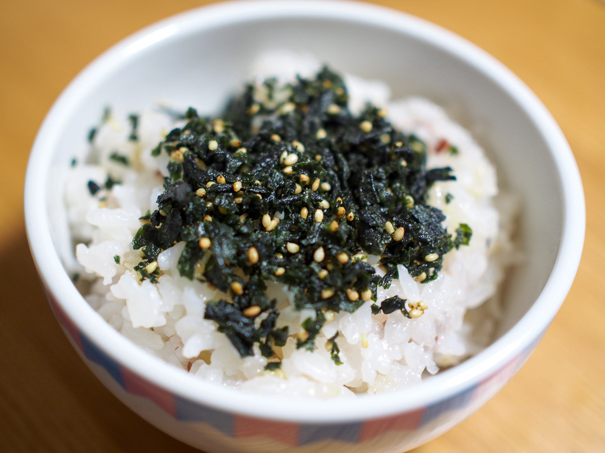 丸美屋 韓国風ごま油味 わかめふりかけ 37g 1セット 1個×3 丸美屋食品工業 ふりかけ - アスクル