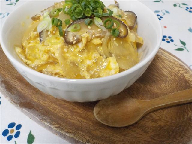 卵もそぼろも両方レンジでできる！料亭レベルに美味しい「そぼろ丼」4yuuu