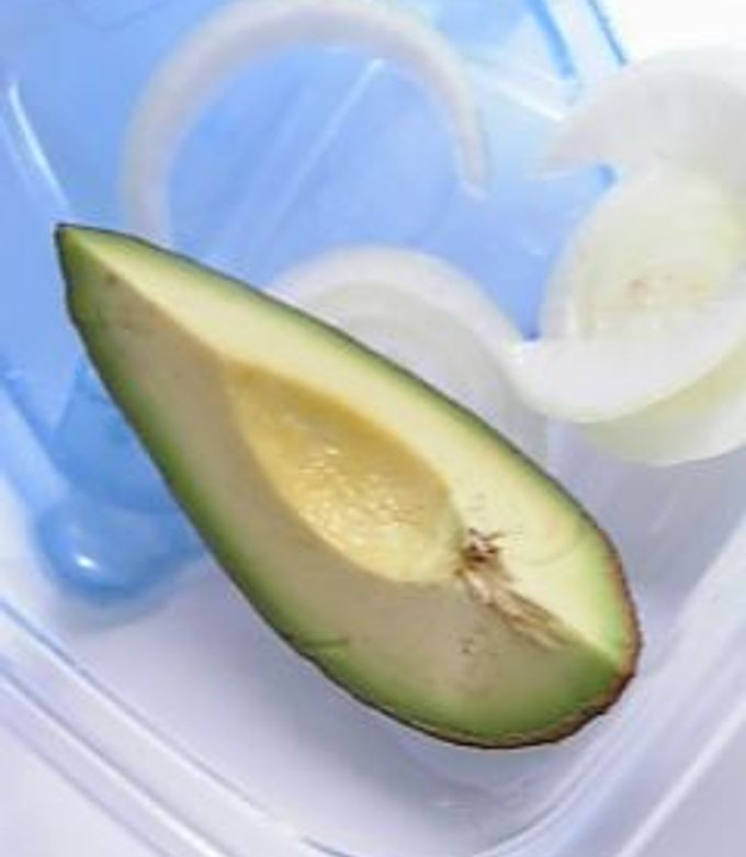 アボカドは熟度に応じて保存方法を変えるのが正解！常温・冷蔵・冷凍保存するときのポイントもご紹介ONIGO通信スーパー価格で、すぐ届く。ONIGO