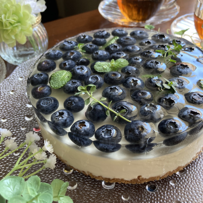 グラデーションでおしゃれに♡ブルーベリーのレアチーズケーキ