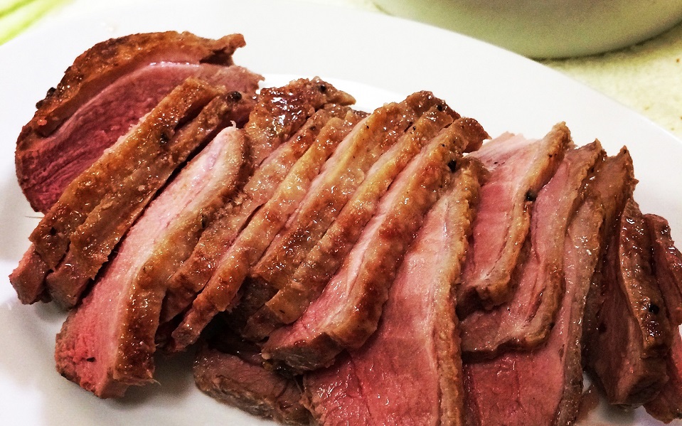 鴨胸肉のロースト～ヴァルデオンソース～ラ ピカーダ デ トレス La Picada de tres 〜スペインバル&レストラン