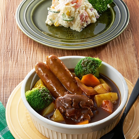 いぶりがっこのポテトサラダの献立 副菜：たけのことアスパラのバターコンソメ炒め、汁物：鶏団子とひらひら人参のスープ野菜 献立 ・メニュー 味の素パーク たべる楽しさを、もっと