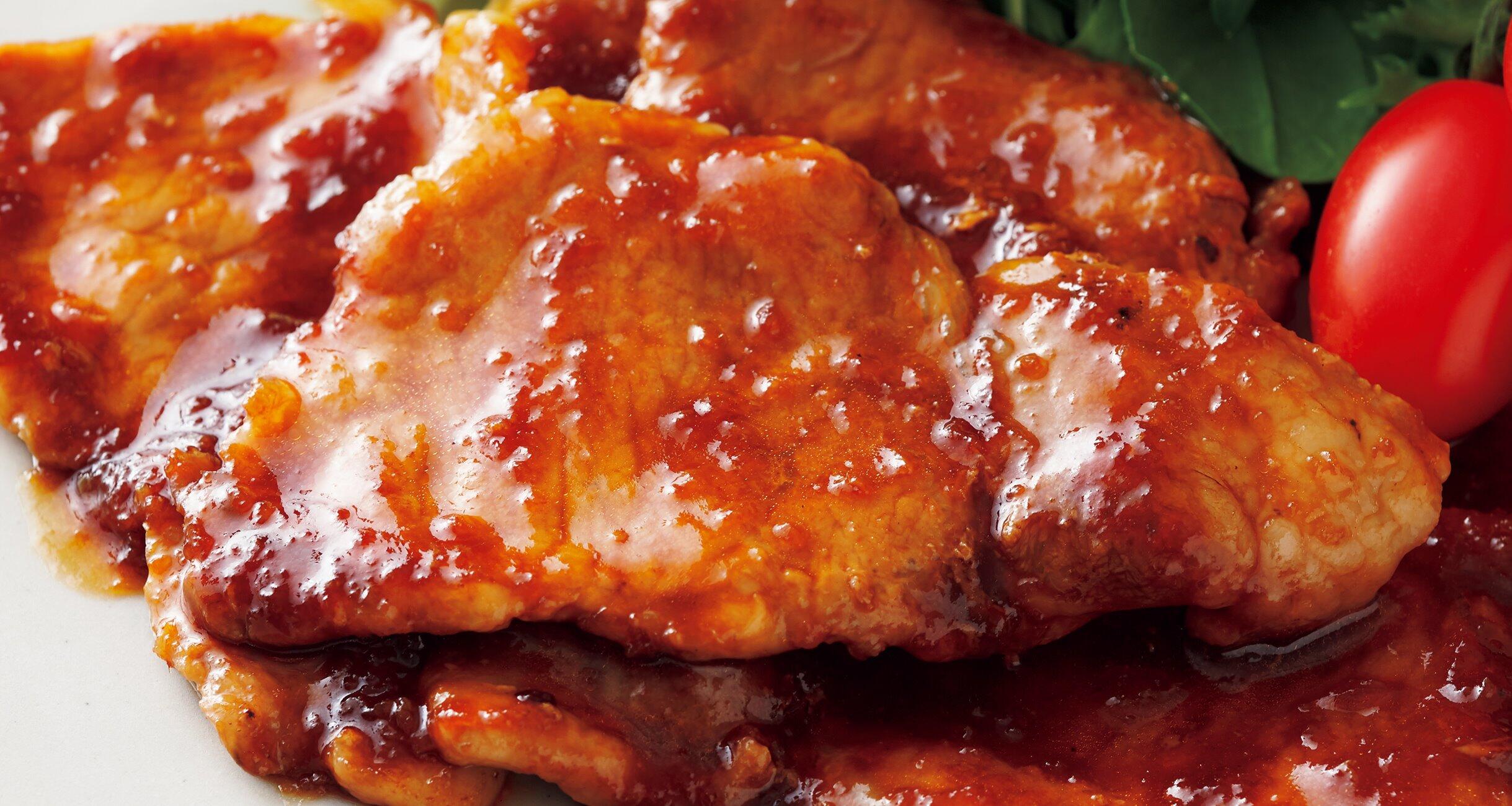 鮭ピカタとキャベツのみそケチャップ焼き、レンチンひじき煮、きのこ汁 2人分