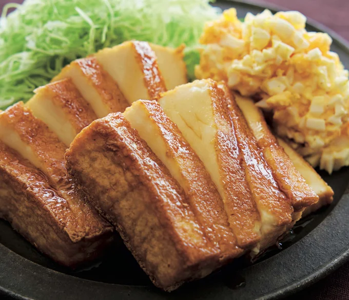 豚肉と厚揚げのほったらかし蒸し煮・キャベツと切り干し大根のコールスロ