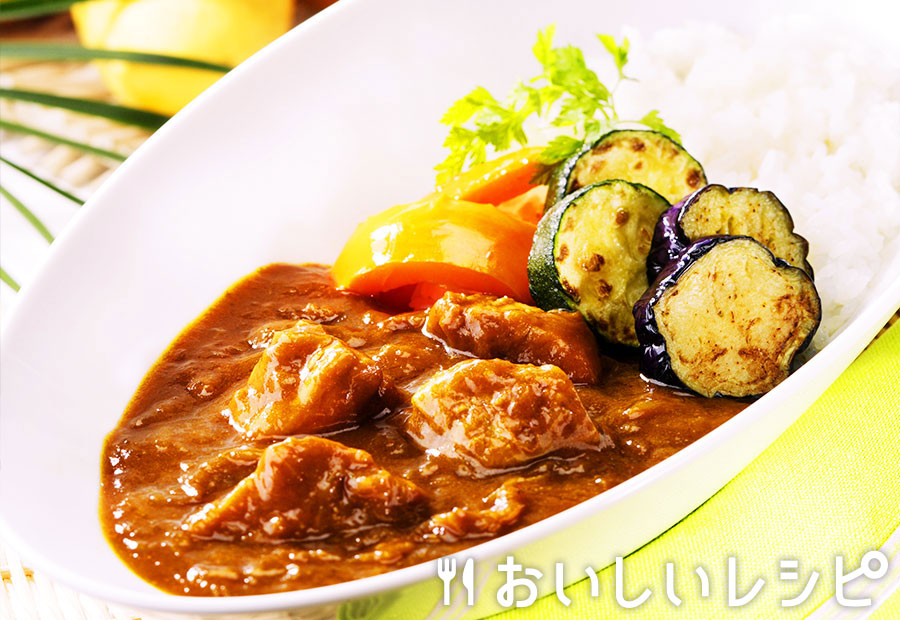 リニューアル第２号となる、『dancyu』夏号、発売しました。テーマは「夏を楽しむ野菜料理」特集です。, 記事の一つ『驚愕のパプリカカレー』。,スパイスカレーの一般的な作り方のセオリーと違うこのカレー。何が驚愕なのか？, ぜひ、チェックを！,dancyu dancyuレシピdancyu2025夏 野菜 野菜料理 カレー 水野仁輔