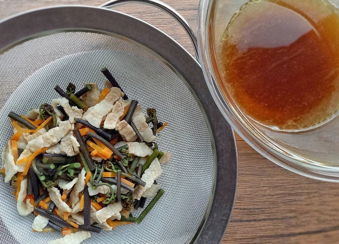 わらびの炊き込みご飯