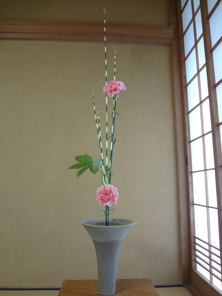 丸くてかわいいお花のアレンジメント池川”FLOWER”生花店 北海道 砂川市 12260609花 花束 アレンジメント カーネーション 母の日誕生日 プレゼント ギフトマイナビふるさと納税