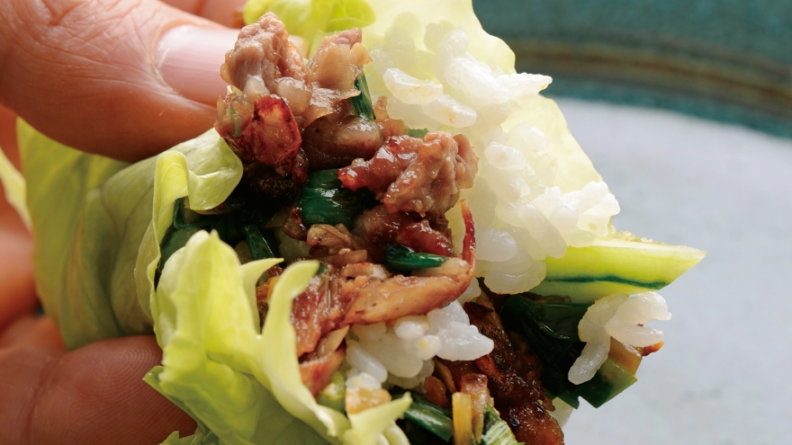 肉そぼろのレタス包み