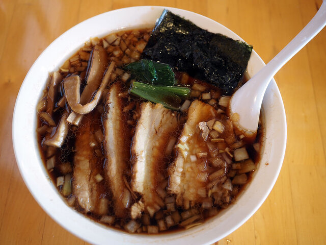 ぐうらーめん ６５０円＋やくみ 玉ねぎ 大盛り １３０円』ぐうらーめんのレビューラーメンデータベース