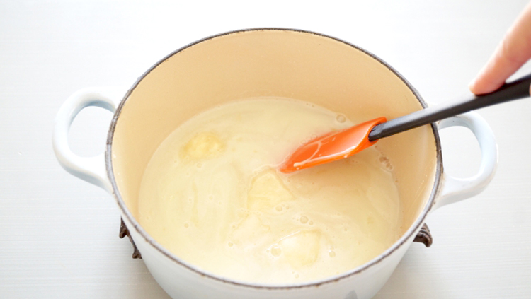 いちごを食べたいのに練乳がない！実は、材料2つで簡単にできるんです✨いちごスイーツ手作りお菓子裏ワザライフハック4yTikTok