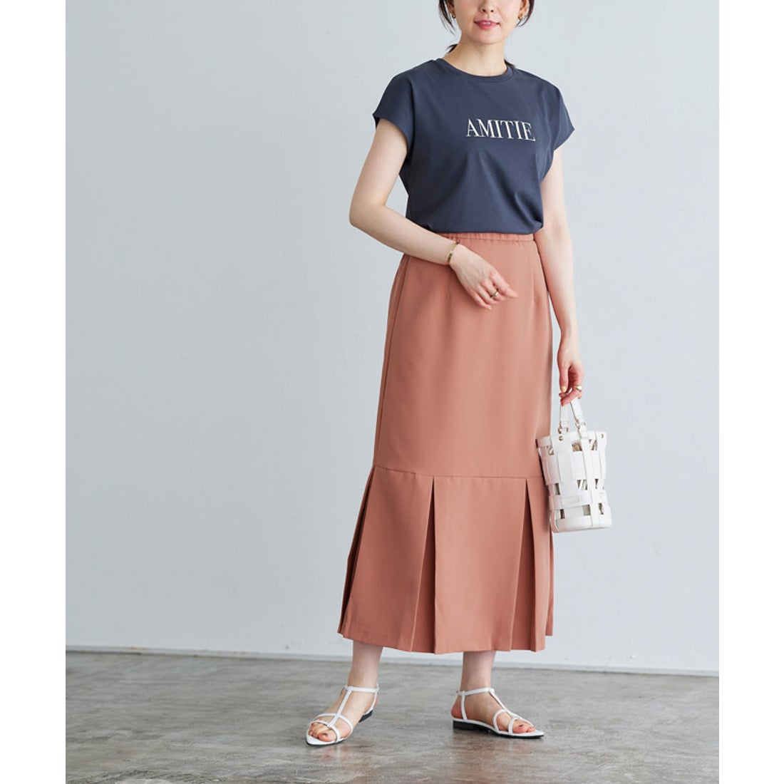 コーラルオンマーメイド 人魚 像 Mermaid On Coral Statue不思議雑貨店ネバーランド