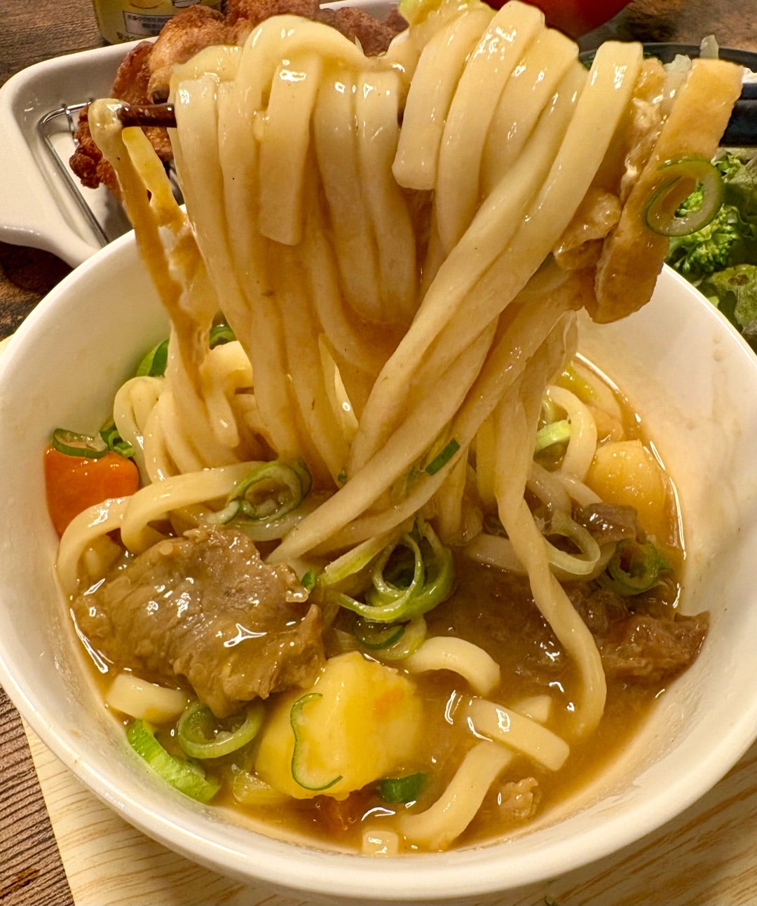汁まで飲み干したい！冷やしカレーうどん 火を使わず！3分のレシピS＆B「カレー粉スティック」