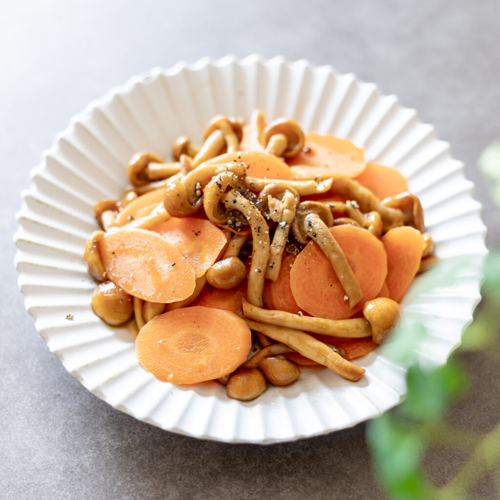 なめこの人気レシピ35選！味噌汁だけじゃない！簡単なレシピを紹介！サンキュ