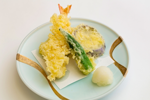 飲むだけじゃない！炭酸水の活用術をご紹介💁 ①肉料理：焼く前のお肉に炭酸水を漬けることで、柔らかく焼き上げることができます🍖 ②お米 ：炭酸水の泡によってふっくらとしたご飯に炊きあがります🍚③天ぷら：空気の層ができ、衣がサクサクに仕上がります🍤 大阪ガス