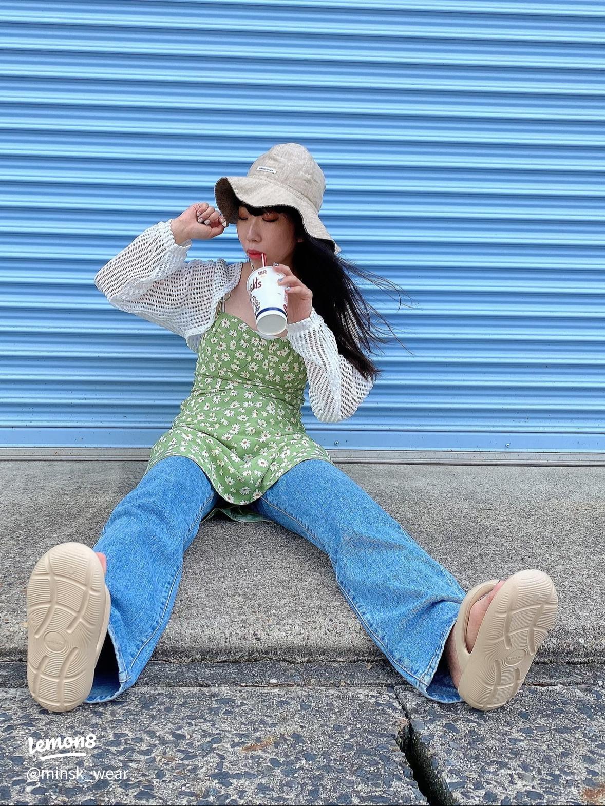 春夏 大人女子のアウトドアコーデ。キャンプやピクニックにぴったりな着こなしは？Niau ニアウ