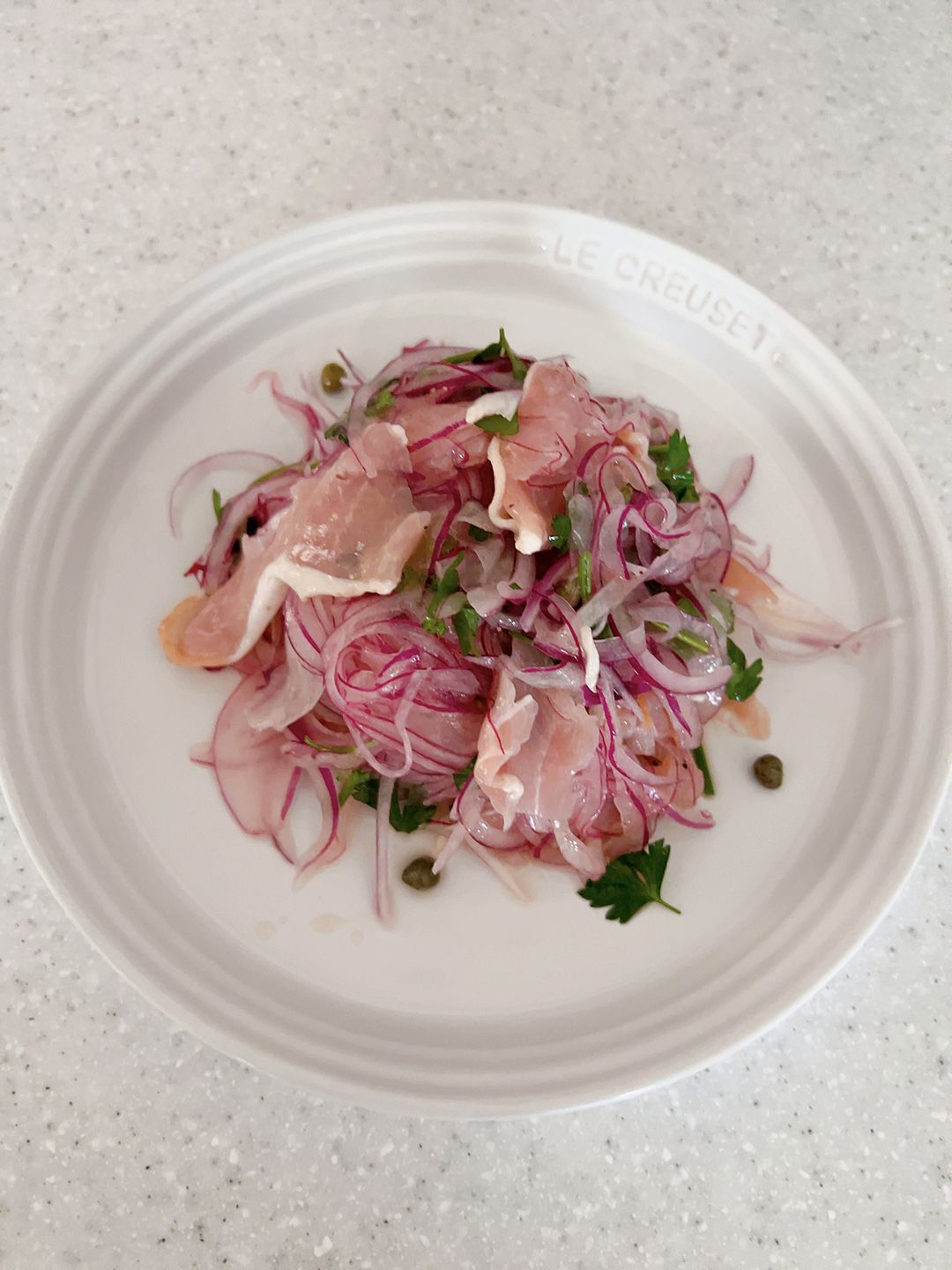 生ハムと紫玉ねぎマリネ昨夜のおつまみ。 さっと和えるだけ♡ recipe 紫玉ねぎ 2個FPスライサーでスライスして水にさらす生ハム15枚〜 レモン 1個 しっかり洗って切るA オリーブオイル 大さじ3 米酢 大さじ3 シュガー 大さじ1 塩 小さじ1 マスタード 大さじ1