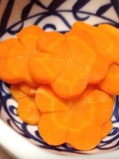 にんじんの飾り切り！ねじり梅 型なし 。正月料理やおもてなしに。農家のレシピ帳