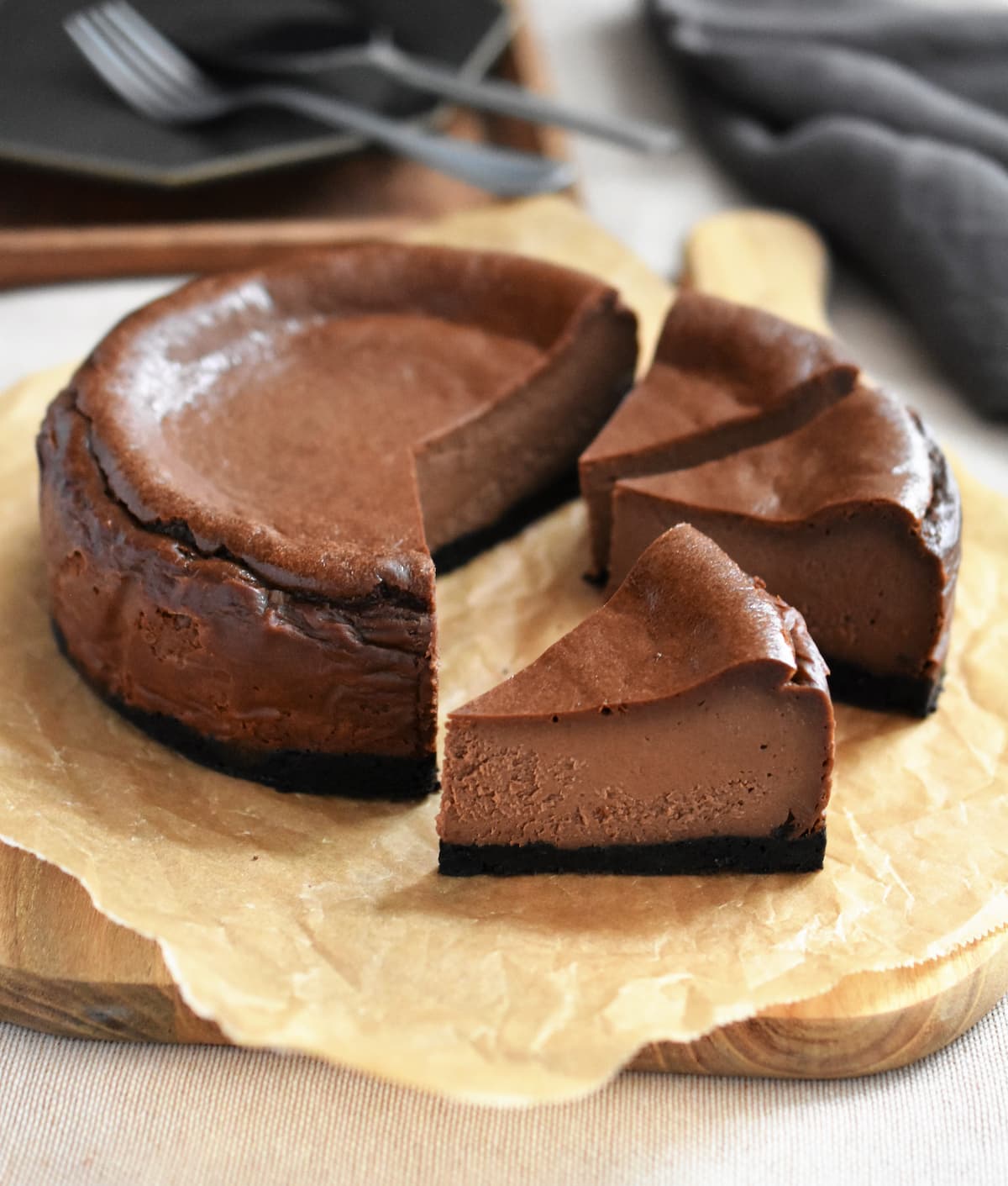 どハマりして作ったバスクチーズケーキ4種🧀 ・苺チョコバスチー ・抹茶バスチー ・チョコバスチー ・スイートポテトバスチー 全て21センチのパウンド型を使用。抹茶、チョコ、スイポテは recipeリール載せてます🤭🎀バスクチーズケーキ チーズケーキ好きお菓子作り