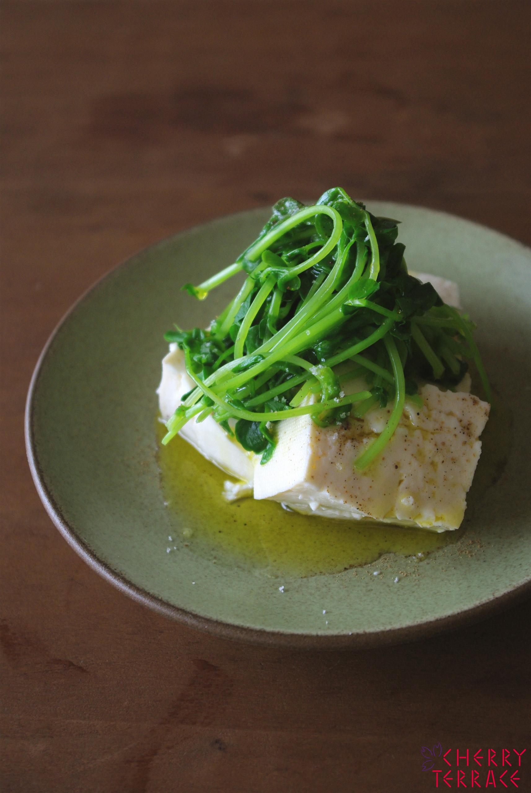 作り置きにも！国産だし醤油で♪豆苗とちくわのわさび醤油和え