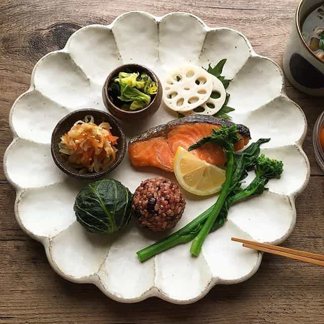 誰でもできる 和食のおしゃれな盛り付け方法と基本ルール、法則を解説さぼてんさんの生活手帳 盛り付け・飾り切りは誰でもできる無料の贅沢