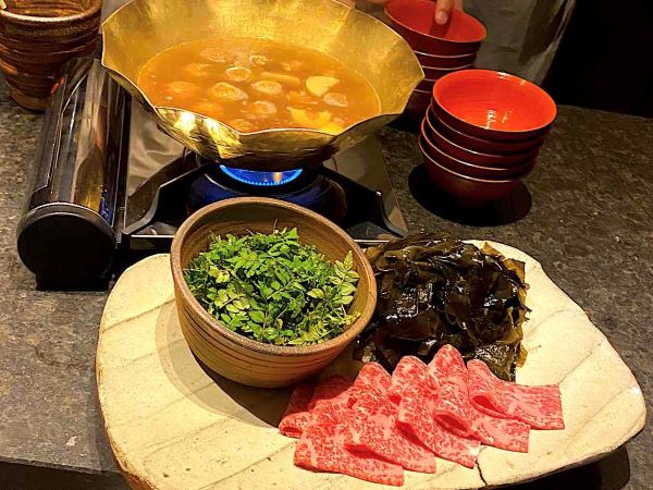 大阪・北新地 経験豊富なシェフの技が光る芸術的な肉割烹「友百合」Trip.com 大阪