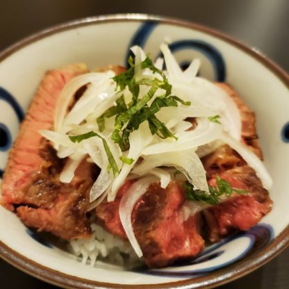 サイコロステーキのアレンジ料理を紹介！ご飯ものにも煮込みにも！食・料理オリーブオイルをひとまわし